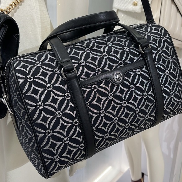 MICHAEL KORS JST TRAVEL MEDIUM DUFFLE SATCHEL SHOULDER CROSSBODY BAG MK BLACK - Picture 7 of 16